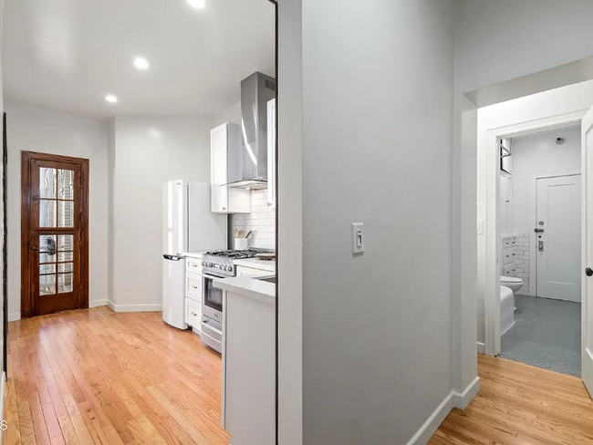 Photo - 2121 James M Wood Blvd Unit Condo  for Rent $1800