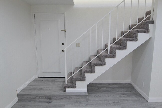 Photo - 4721 Kester Ave Unit 3