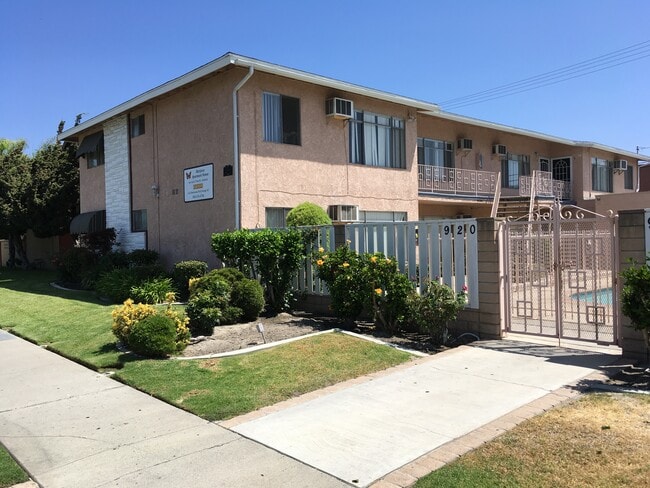 Building Photo - 920 S Fann St Unit C Rental