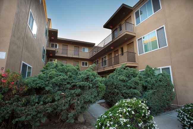 Photo - Crown Point 1 Bed/1 Bath w/ Parking, On-SIte Laundry, and Pool! Unit 60E