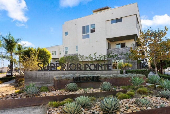 Building Photo - Superior Point