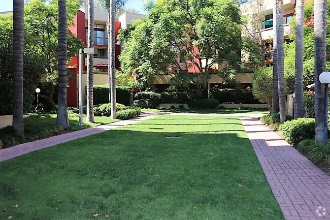 Building Photo - 3961 Via Marisol Rental