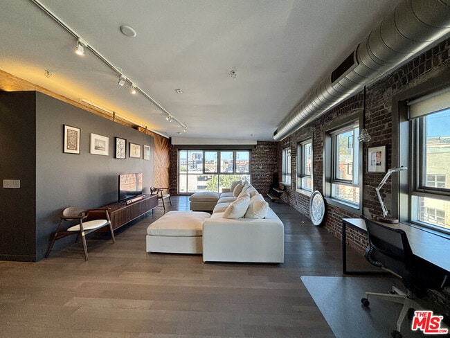 Photo - 527 Molino St Unit 401