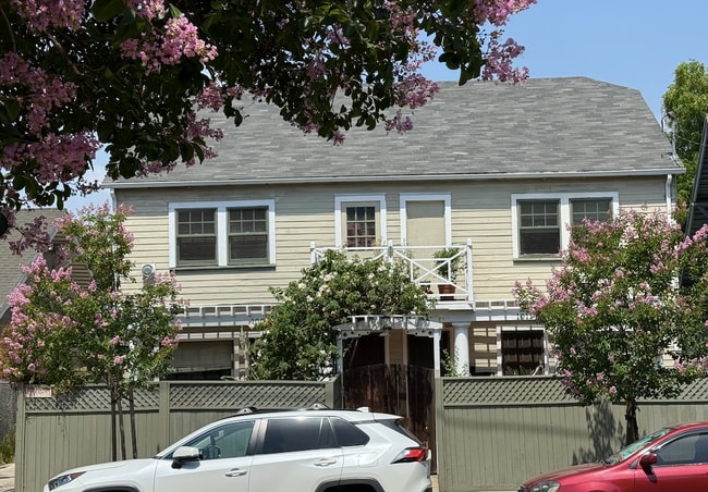 Street view - 1011 1/2 N Coronado St Unit 1011 .5