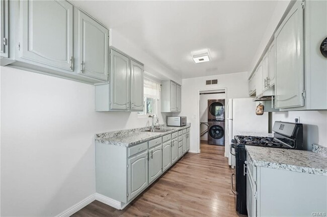 Photo - 10418 Gothic Ave