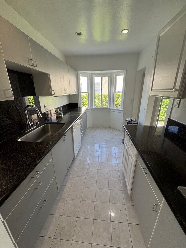 Photo - 2217 Selby Ave