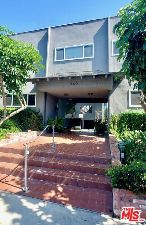 Photo - 10600 Eastborne Ave Unit 14
