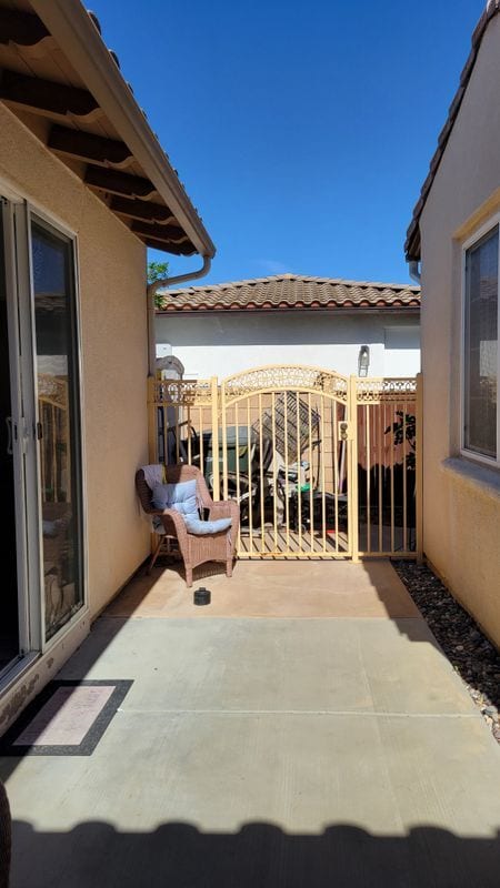 Photo - 21672 Front St