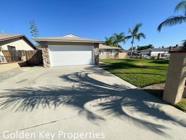 Photo - Nicely renovated corner property with a pool!