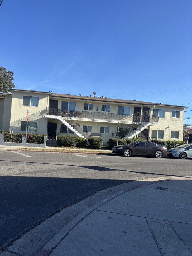 front - 1600 S Ridgeley Dr Apartments