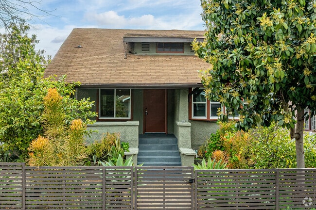 Building Photo - 1411 Mohawk St