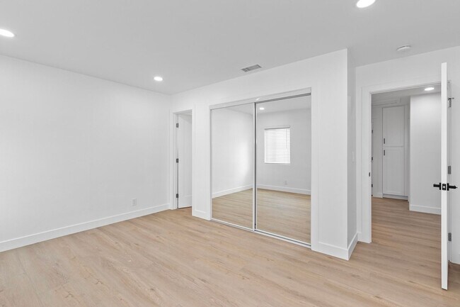 Photo - 4 bed main house!