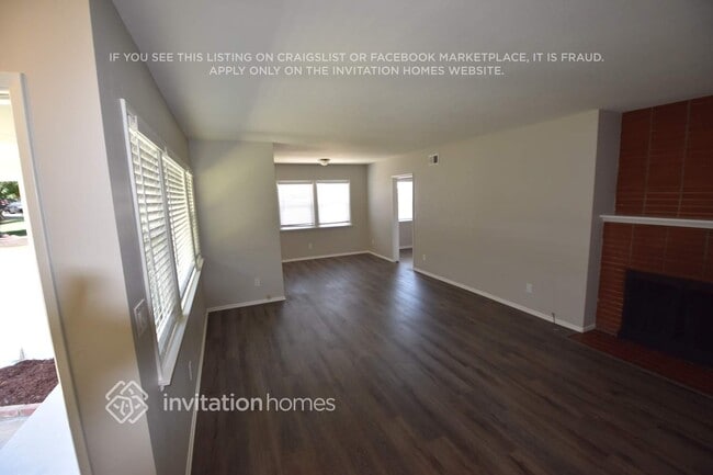 Photo - 3216 Knoll Way