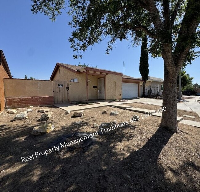 Cute 3 + 2 in Palmdale - Cute 3 + 2 in Palmdale House