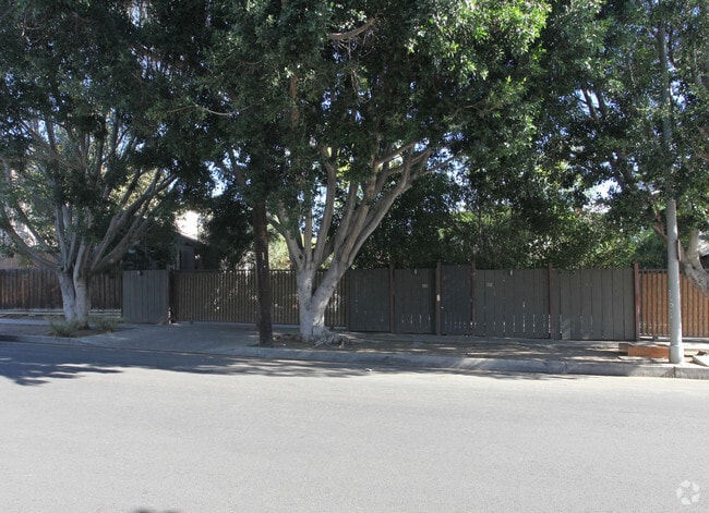 Photo - 1752-1762 Garfield Pl