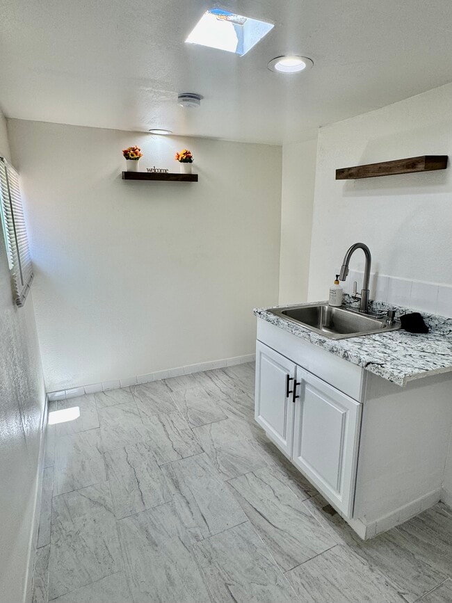 Photo - 2624 Live Oak St