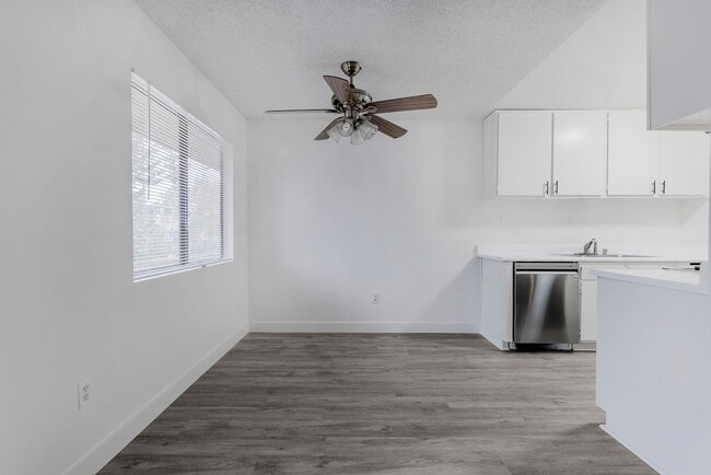 Photo - Chatsworth Rent This Now Unit SVEN