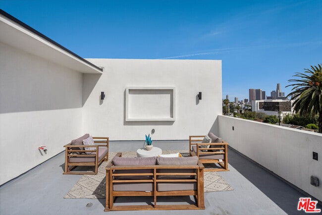 Photo - 2001 Bellevue Ave