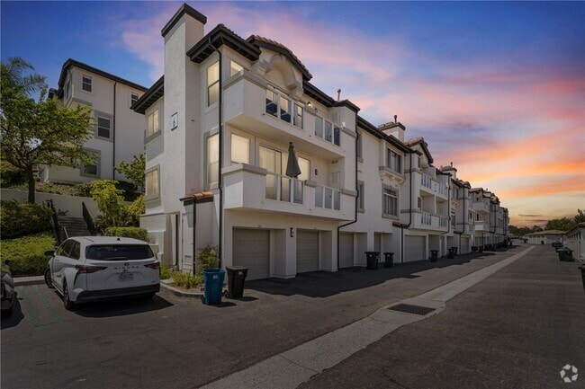 Building Photo - 30902 Club House Dr Unit 6B