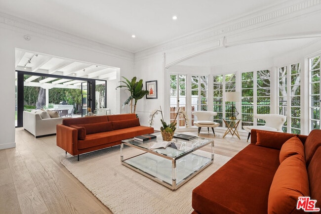 Photo - 712 N Rodeo Dr