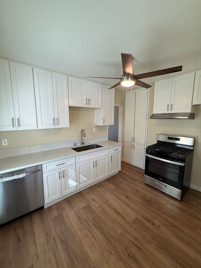 Photo - Completely Remodeled 2 Bedroom, 1 Bathroom... Unit s10157-10161