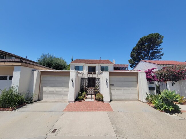 Building Photo - 11 Meadowsweet