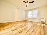 Photo - 960 S Oxford Ave Condo Unit 215