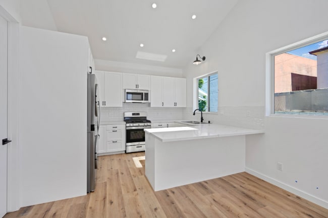 Photo - 5044 1/2 Hartwick St