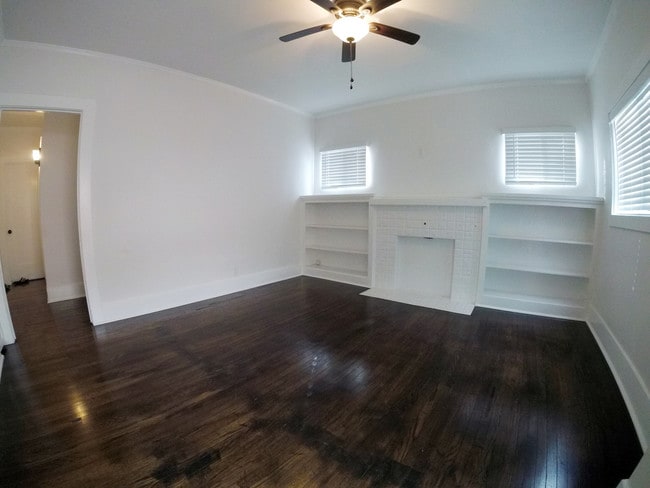 Living Room - 1128 N Mariposa Ave