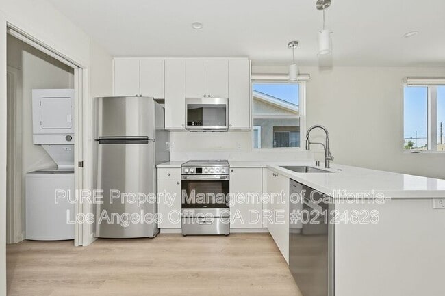 Photo - 1536 W 205th St