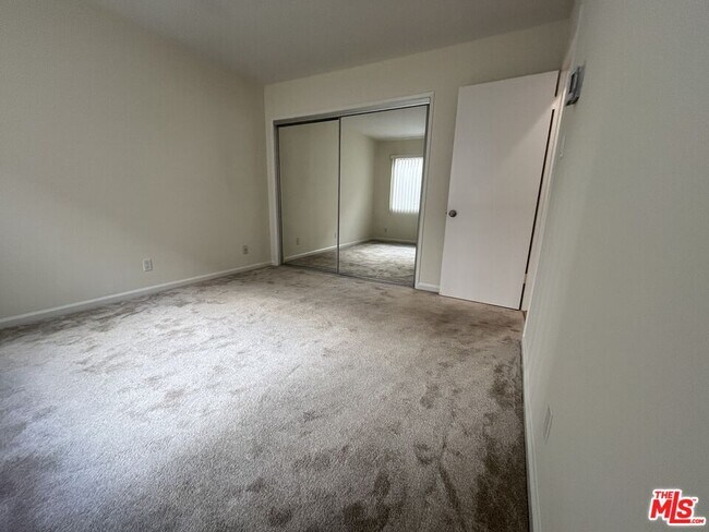 Photo - 11937 Darlington Ave Unit 5