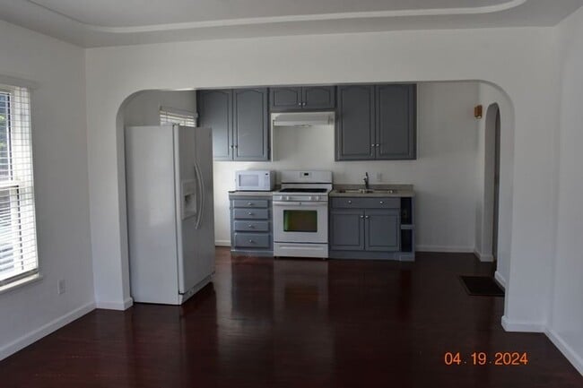 Photo - Charming 3 Bedroom Duplex with Original Character – Chula Vista Rental