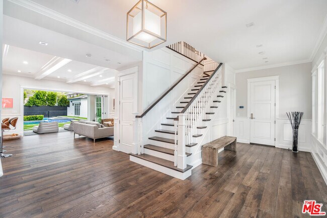 Photo - 4800 Zelzah Ave