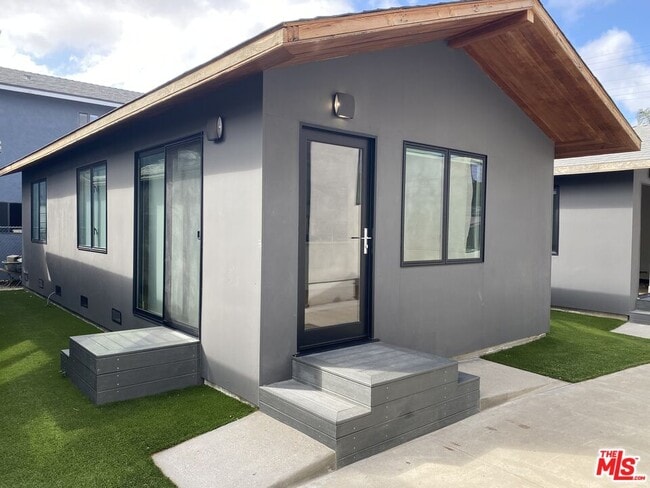 Building Photo - 3617 Helms Ave