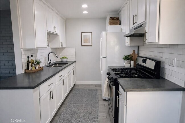 Photo - 17132 Emerald Ln Unit D