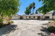 Photo - 22954 Collins St