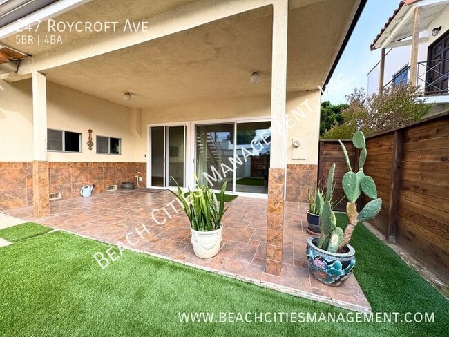 Photo - 247 Roycroft Ave