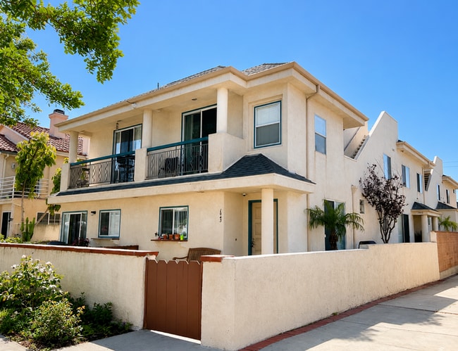 Building Photo - Coastal Living at It's Best! Pacific Beach Townhome with Incredible Rooftop Views!