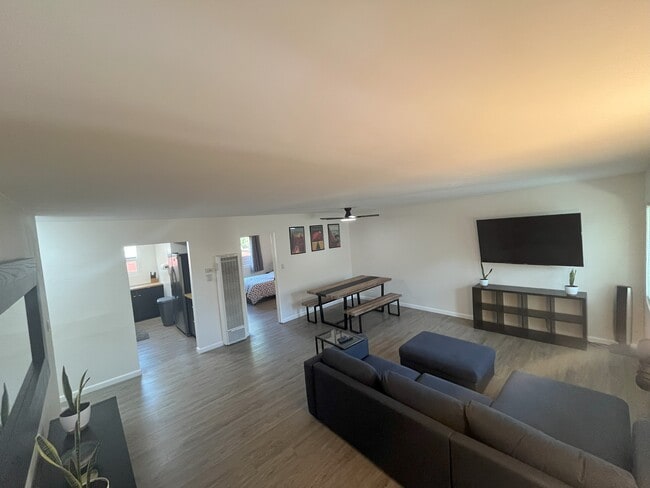Living Room Entry - 1924 Park Grove Ave Apartments Unit 3