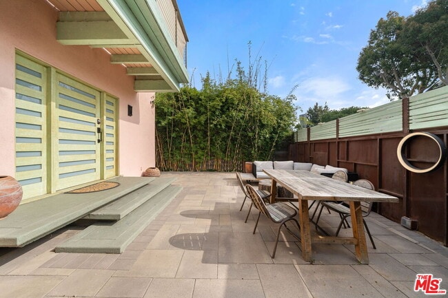 Building Photo - 621 Rose Ave Unit 623 1/2