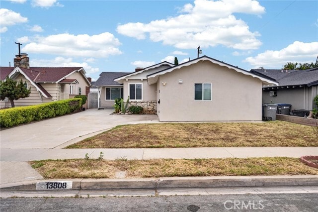 Building Photo - 13808 S Catalina Ave