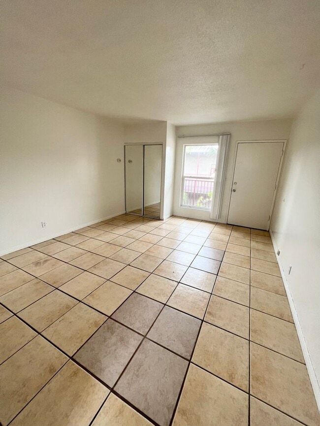 Photo - HAWTHORNE WAY