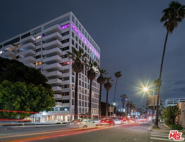 Building Photo - 7135 Hollywood Blvd Unit 203