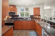 Photo - 300 W Beech St Townhome