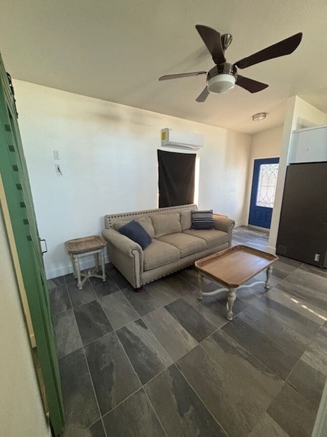 Photo - 44860 Swingle Ave