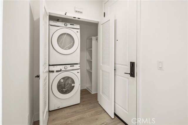 Photo - 11714 Archwood St Unit 308