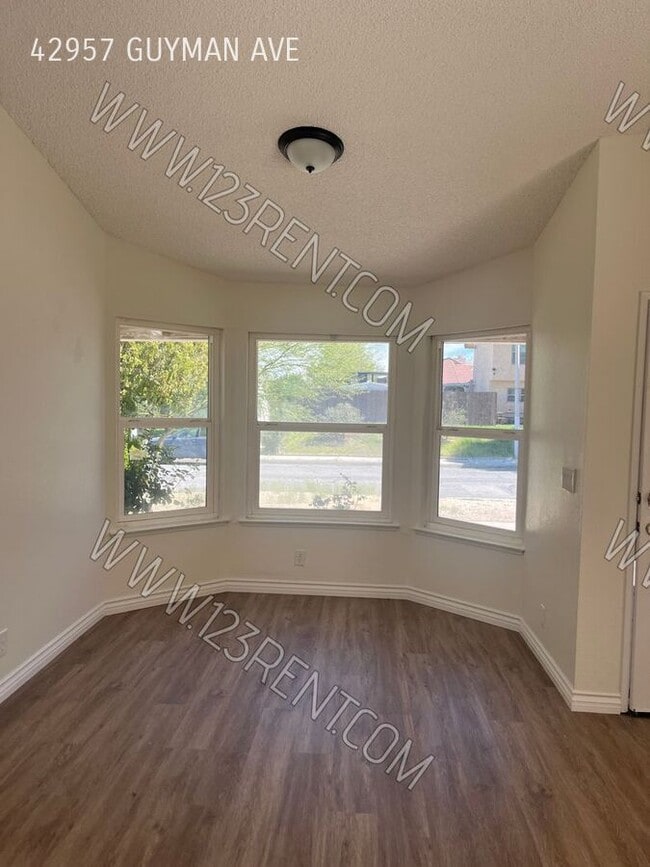 Photo - 42957 Guyman Ave