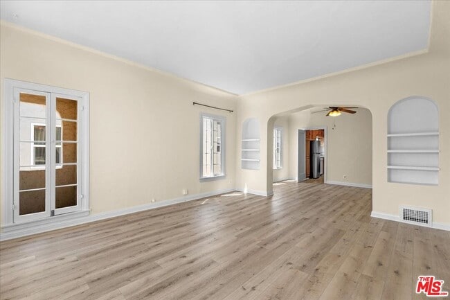 Building Photo - 429 N Gardner St Unit 429.5 Rental