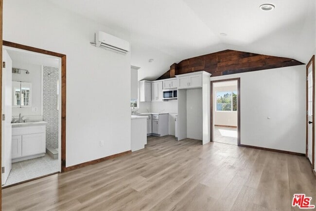 Building Photo - 2163 W 27th St