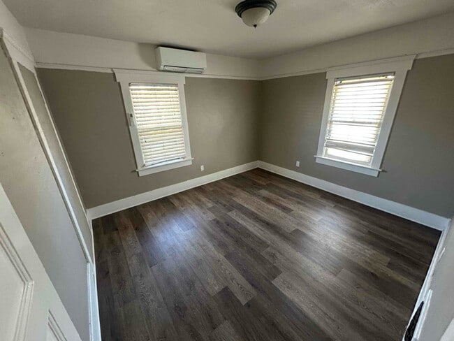 Photo - 411 W Chestnut Ave Unit B